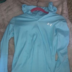Under armor loose long sleeve with hood